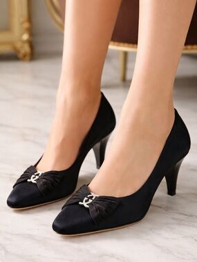 Gucci Black Satin Mid Heel Pumps with Bow & Gold-Tone Logo
